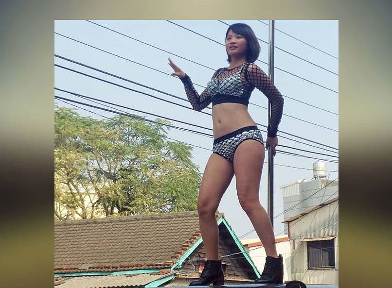 taiwan politician's last rite precision saw 50 pole dancers performing over car roof top