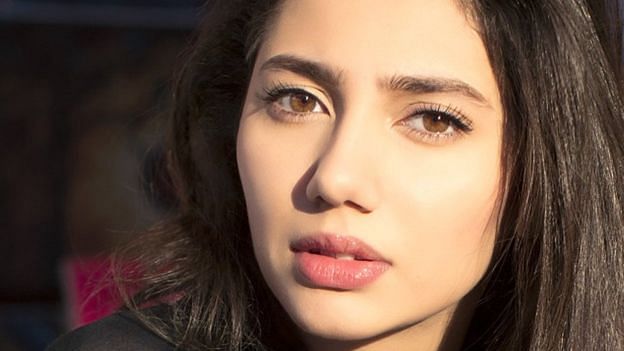 mahira khan the raees girl has some secret and its really unbelievable but its true