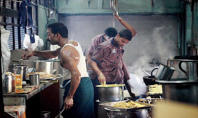 Indian Railways' Pantry Car workers are making us fool 