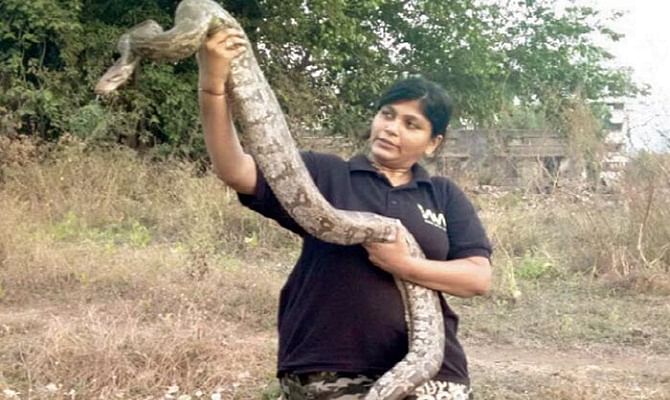 Meet Indian Women snake catchers 
