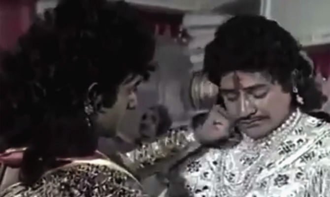 Last shooting scenes of the epic serial Mahabharatham where all actors crying