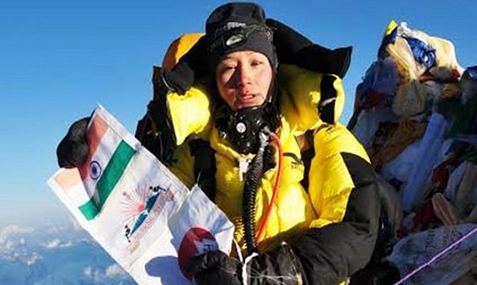 Viral and Trending Anshu jamsenpa: First Indian woman to Reach mount Everest fourth time