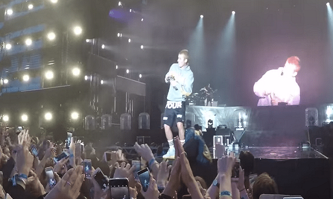 Video of Justin Bieber got hit by shoe just because he refused to Despacito on a fans request