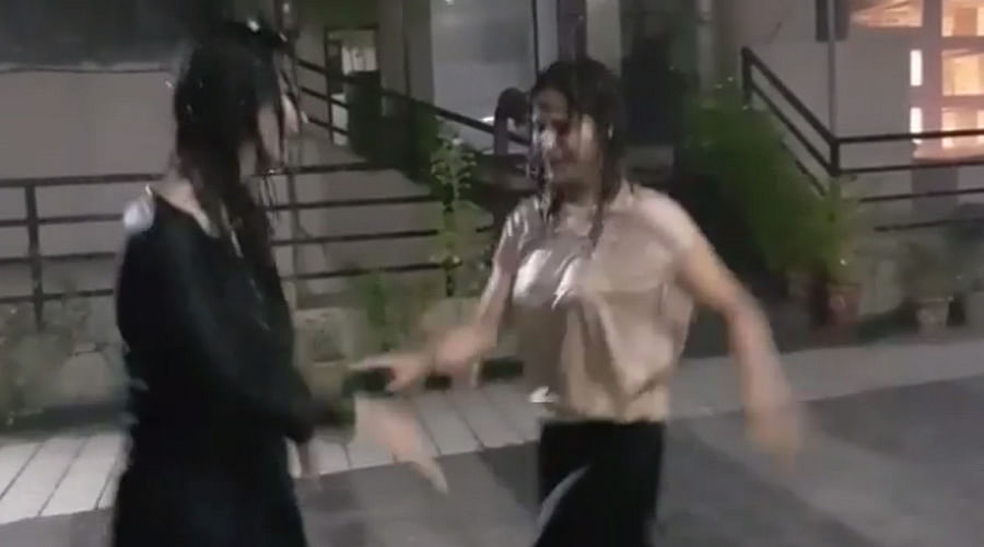 TV actress Arti Singh CRAZY RAIN DANCE on streets of Mumbai 