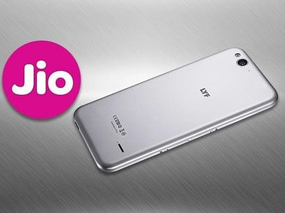 jio 4G phone launched now there are some funny facts about phone