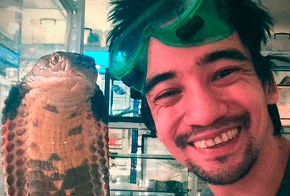 suicide by snake man live streams his death after marriage break-up
