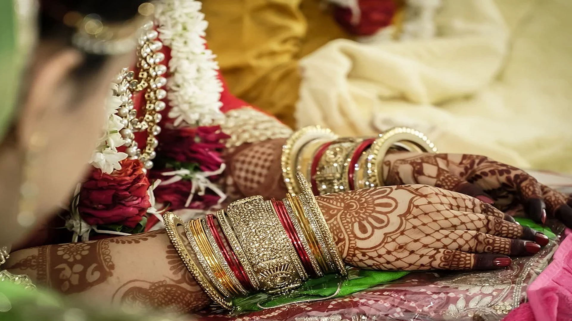 Just before Jaimala bride saw such a thing in groom that she fainted and returned the barat