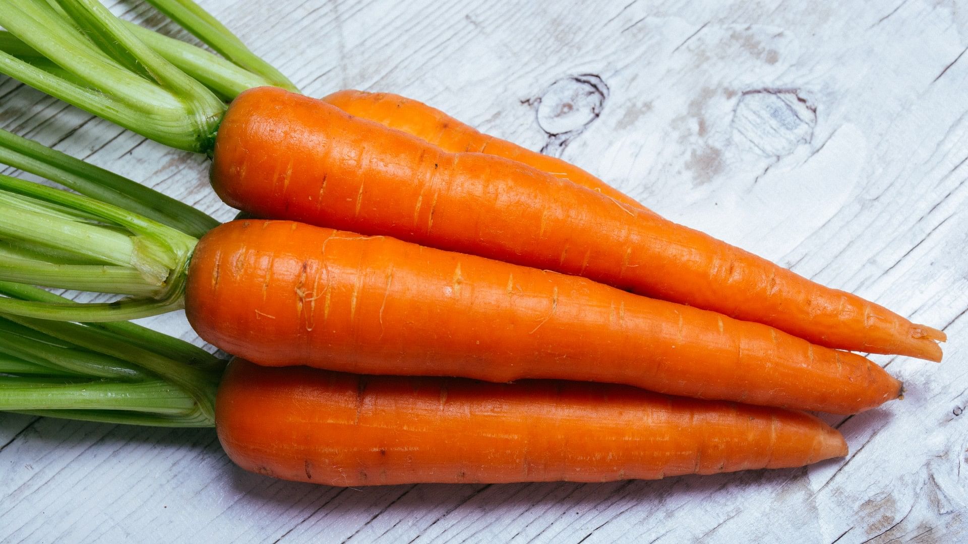Gajar Khane ke Fayde Know The Benefits Of Eating Raw Carrot For Health In Hindi