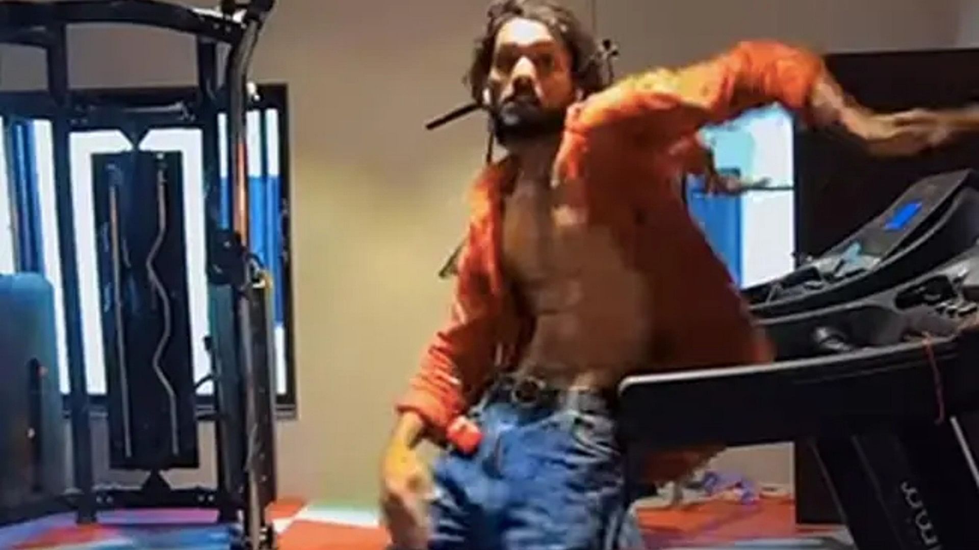 Trending Video: Person did tremendous dance on the song Hay Rama on treadmill