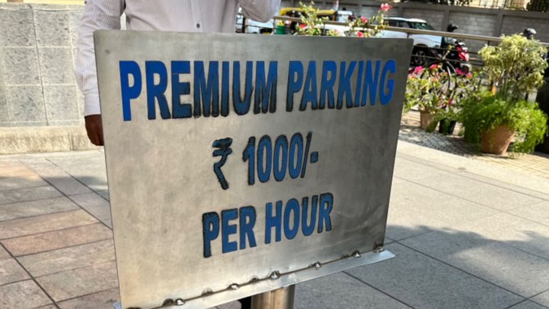This Mall In Bengaluru India Charges 1000 Per Hour Pic Of Parking Went Viral