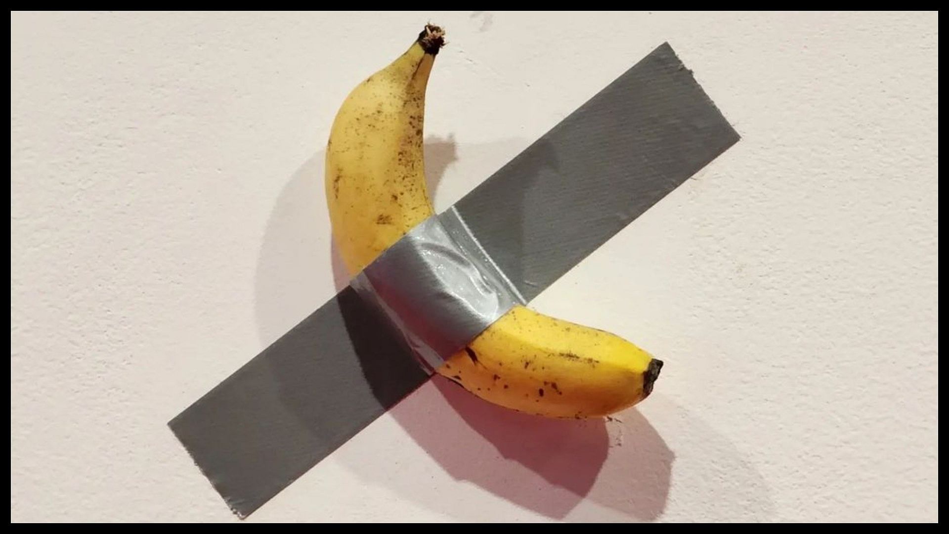A student who came to visit the museum ate a banana worth Rs 1 crore kept there video viral on social media