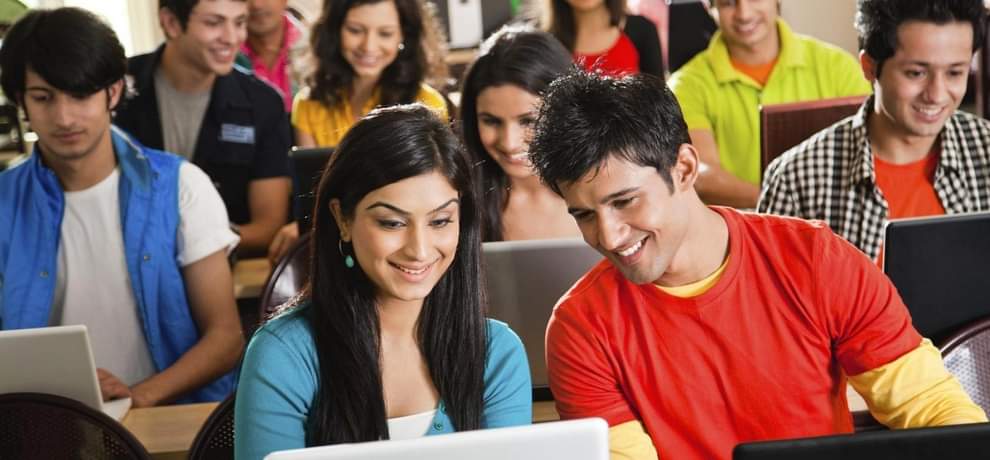 UPPCL Recruitment 2021: 18 वर्ष की आयु है तो तुरंत करें आवेदन, बेहद आसानी से होगा सिलेक्शन UPPCL Recruitment Sarkari Naukri 2021: 212 JE Vacancy in UP Govt., Last Date 28 December