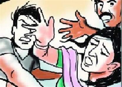 जमीन के विवाद में दो गुटों में भिड़ंत, 30 लोग घायल land dispute