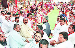हिंदू मुस्लिम एकता पर जोर Hindu-Muslim unity