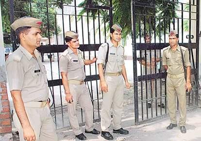 आतंकियों की गोलीबारी से बिखरा था खून crpf