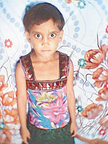 स्कूल की बाउंड्रीवाल गिरी मलबे में दबकर छात्रा मरी girl student