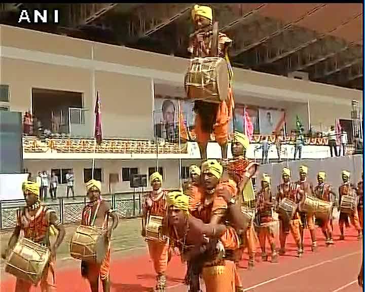 हैदराबाद में गूंजा सिंधू-सिंधू : शानदार स्वागत की तस्वीरें olympic silver medalist Sindhu Reached Stadium