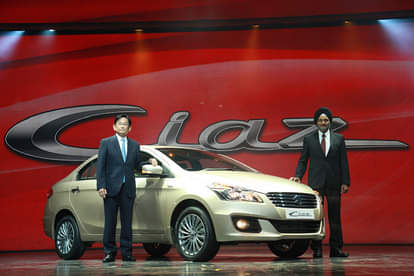 सियाज खरीदने जा रहे हैं तो बदल लें रास्ता Mid size compact sedan Ciaz now to be sold NEXA