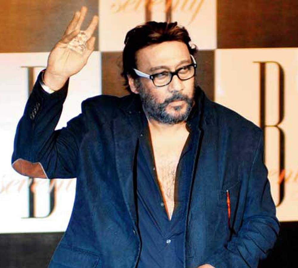 Jackie Shroff: चॉल में रहने के बावजूद भी जैकी श्रॉफ को मिली थी यह बड़ी सुविधा, अभिनेता ने अब जाकर किया खुलासा Jackie Shroff reveals he was given a private toilet in his chawl after making it in the bollywood movies