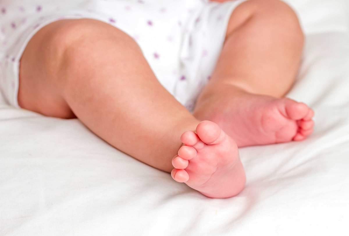 माता-पिता ने बच्ची का रखा ऐसा नाम, अदालत ने जमकर लताड़ा, सुना दिया यह फैसला Italy Court Orders Couple To Change Their Daughter Name Blue