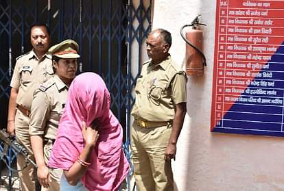 कुलदीप सेंगर प्रकरण: पीड़िता ने तीन और लोगों पर दुष्कर्म का लगाया आरोप, वीडियो किया वायरल Kuldeep Sengar case: Victim accuses three more people of rape, video goes viral