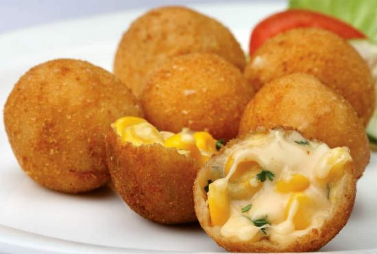 Recipe: टी टाइम स्नैक्स के लिए परफेक्ट है सूजी बॉल्स, रेसिपी है बेहद आसान corn suji balls recipe for breakfast in hindi
