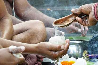 वाराणसी: पूर्णिमा श्राद्ध पर नहीं पहुंचे यजमान, पसरा सन्नाटा, पितृपक्ष में सार्वजनिक आयोजनों पर लगी है पाबंदी purnima shraddh did not reach Yajman silence on ghat ban on public events in Pitripaksh in varanasi