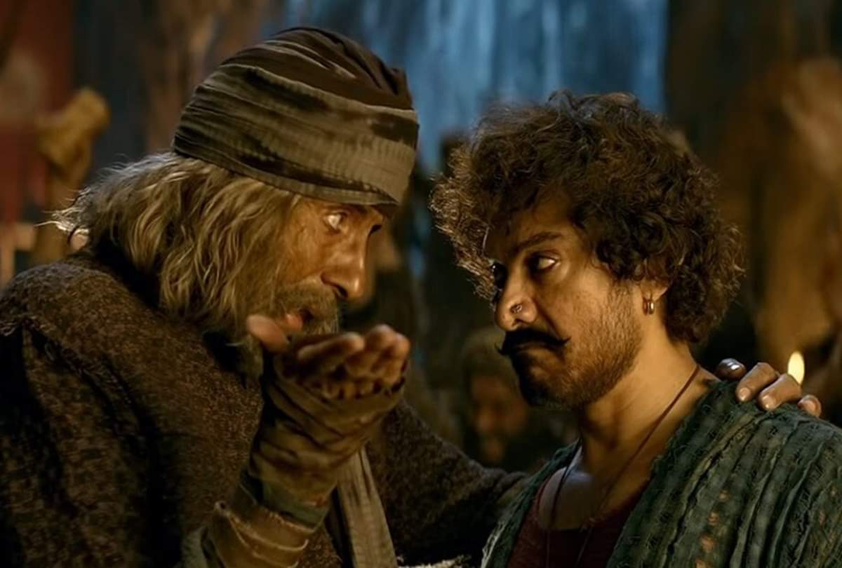 PHOTOS: 'ठग्स ऑफ हिंदोस्तान' फेल हुई तो कार्टून बने आमिर खान, पत्नी और बेटे के साथ की पार्टी aamir khan party photo with wife kiran rao and son azad rao