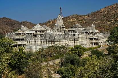 भारत का वो मंदिर जो 1500 खंभों पर टिका है, हैरान कर देंगी तस्वीरें India jain temple based on 1500 pillars pictures of temple will make you amaze