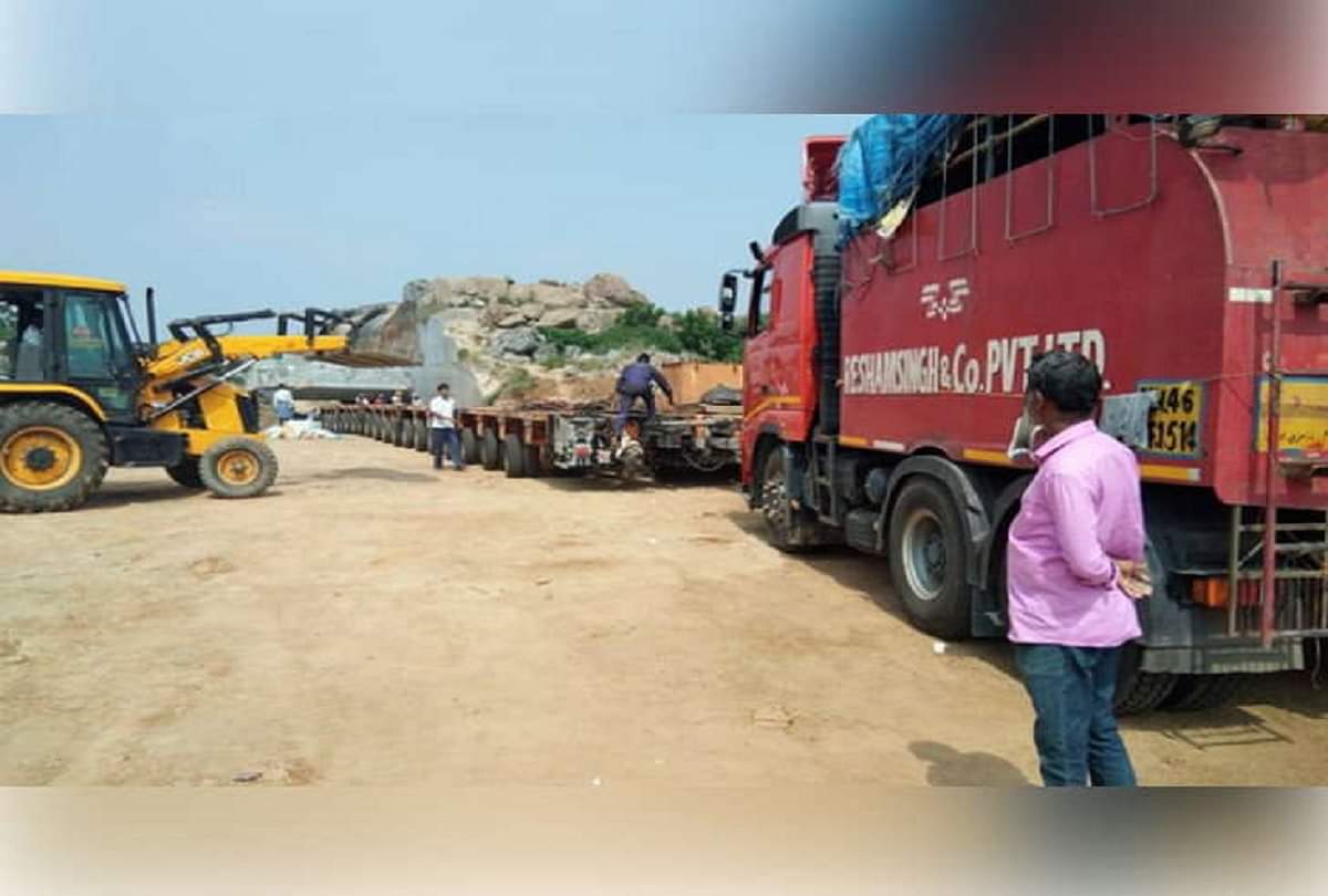 भगवान के सामने मशीन ने मानी हार, 3 दिन में सिर्फ 300 मीटर खिसका 240 टायरों वाला ट्रक Vishnu Bhagwan Statue Moved 300 Metres in 3 days Strange News