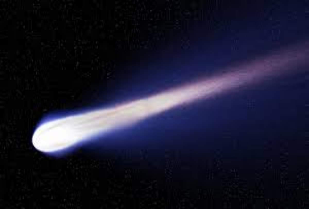 आसमान में दिखी रहस्यमयी रोशनी, लोग समझ रहे एलियन आए हैं... mysterious lights seen in the sky People understand aliens has come