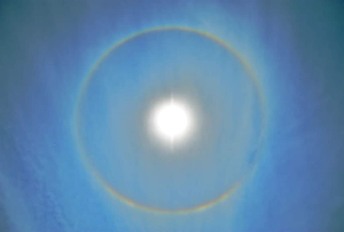 आसमान में दिखी रहस्यमयी रोशनी, लोग समझ रहे एलियन आए हैं... mysterious lights seen in the sky People understand aliens has come