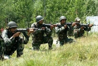 बडगाम में अमरनाथ यात्रा से ठीक पहले हिज्ब का आतंकी ढेर, हथियार और गोला बारूद बरामद Exchange of fire between terrorists and security forces at Budgam district