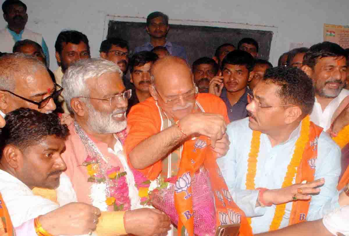 उप चुनाव: भाजपा प्रदेश अध्यक्ष ने सपा-बसपा पर लगाए गंभीर आरोप, अनुच्छेद 370 पर कही ये बड़ी बात swatantra dev singh statement on sp and bsp before by election