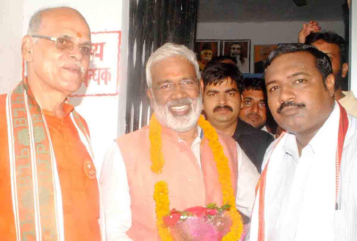 उप चुनाव: भाजपा प्रदेश अध्यक्ष ने सपा-बसपा पर लगाए गंभीर आरोप, अनुच्छेद 370 पर कही ये बड़ी बात swatantra dev singh statement on sp and bsp before by election