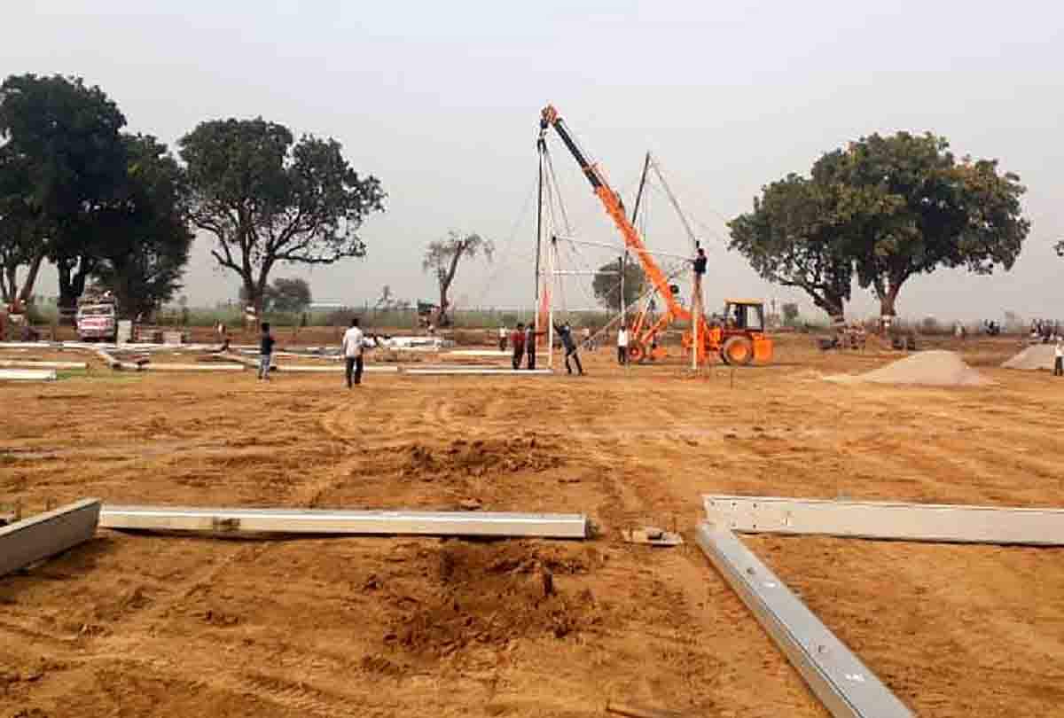 जर्मन तकनीक से ऐसे बन रहा पीएम मोदी का पंडाल, 29 को आ रहे हैं चित्रकूट PM Modi's pandal is being built with German technology, he is coming on 29th february in chitrakoot
