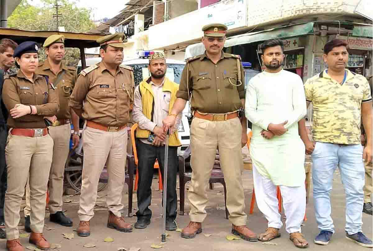 दिल्ली हिंसा के बाद कानपुर सहित आसपास के 13 जिलों में जुमे पर रहा अलर्ट, चप्पे-चप्पे पर पुलिस की नजर After Delhi violence, alert in 13 districts including Kanpur