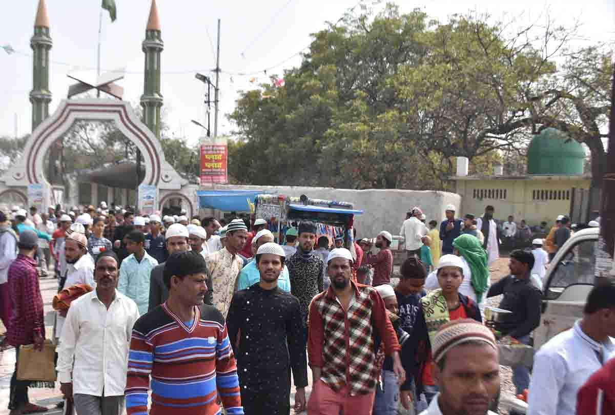 दिल्ली हिंसा के बाद कानपुर सहित आसपास के 13 जिलों में जुमे पर रहा अलर्ट, चप्पे-चप्पे पर पुलिस की नजर After Delhi violence, alert in 13 districts including Kanpur