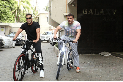 तस्वीरें: साइकिल से लग्जरी कार तक, इन महंगी चीजों के मालिक हैं सलमान खान Salman Khan Owned Most Expensive Things See Here The List Of His Luxurious Lifestyle