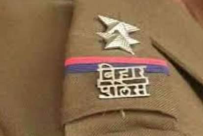 बिहार: पुलिस ने हथियारों के साथ 12 लोगों को दबोचा, किसी वारदात को अंजाम देने की थी योजना bihar police arrested 12 people from Simraur village and seized 7 weapons including four 315 bore rifles 56 live cartridges