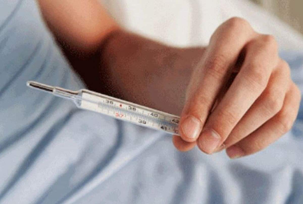 सावधान: बुखार होने पर खुद से इन दवाओं का न करें इस्तेमाल, तत्काल डॉक्टर से लें सलाह viral fever treatment Preparation to control fever with covid protocol