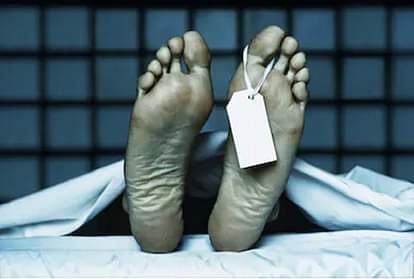 अपराधी बेखौफ: मुजफ्फरनगर में ग्रामीण की गला दबाकर हत्या, शव खेत में फेंका Criminals fearless: Villager strangled to death in Muzaffarnagar, dead body thrown in the field