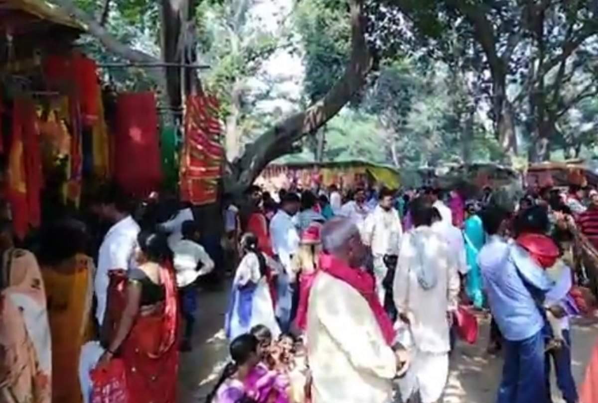 इस जंगल के बीच में स्थापित है ये खास मंदिर, इसकी कहानी जानकर हैरान रह जाएंगे आप story of Madanpur Devi temple in Valmiki Tiger Reserve forest Kushinagar