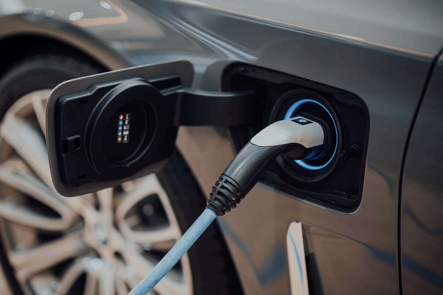 EV: दिल्ली में बंद हुई इलेक्ट्रिक कारों की सब्सिडी, सरकार ने बताई यह वजह Delhi withdraws Electric Vehicle subsidies delhi ev policy subsidy electric vehicle policy delhi