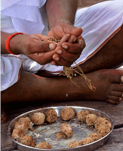 वाराणसी: पूर्णिमा श्राद्ध पर नहीं पहुंचे यजमान, पसरा सन्नाटा, पितृपक्ष में सार्वजनिक आयोजनों पर लगी है पाबंदी purnima shraddh did not reach Yajman silence on ghat ban on public events in Pitripaksh in varanasi