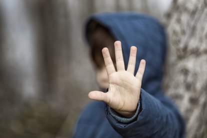Exclusive: बचपन से छिनती प्यार की छांव, मां का इंतजार, किसी को केवल पिता का प्यार growing controverses in marital relationships are taken away love of their children