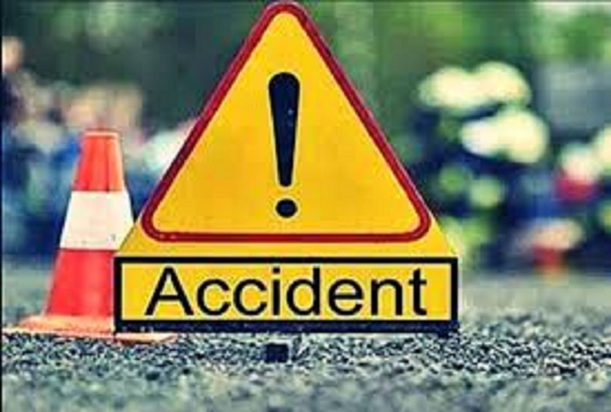 Old man riding a bike collided with a roadside dumper, died on the spot