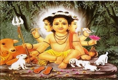 Dattatreya Jayanti 2022: भगवान दत्तात्रेय का पूजन और मंत्र का जाप करने से परिवार में सुख-समृद्धि आती है,सभी तरह के पाप,रोग-दोष और बाधाओं का नाश होता है।