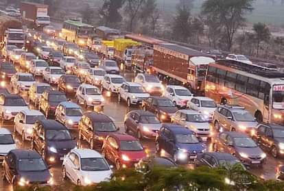 किसान आंदोलन: दिल्ली-जयपुर हाईवे पर लंबा जाम, इंटरनेट बंद होने से गूगल मैप्स ने बढ़ाई परेशानी farmers protest delhi jaipur highway have 2 5 kilometers traffic jam daily suspended internet serives creating problem
