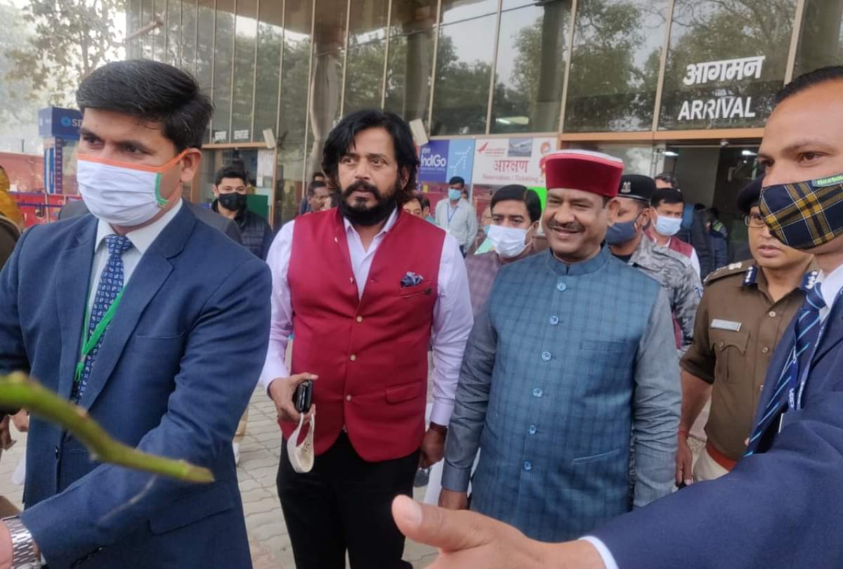 पहली बार गोरखपुर आए लोकसभा अध्यक्ष, बोले- भारतीय संस्कृति व अध्यात्म में गोरक्षपीठ का बड़ा योगदान Lok Sabha Speaker Om Birla visit in Gorakhpur